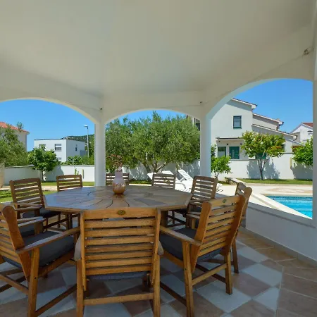 Aquanur-2 By Interhome