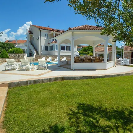 Aquanur-2 By Interhome Daire