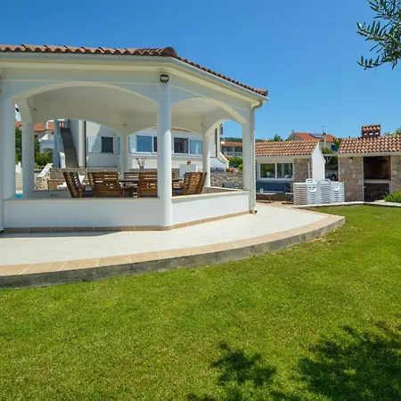 Aquanur-2 By Interhome