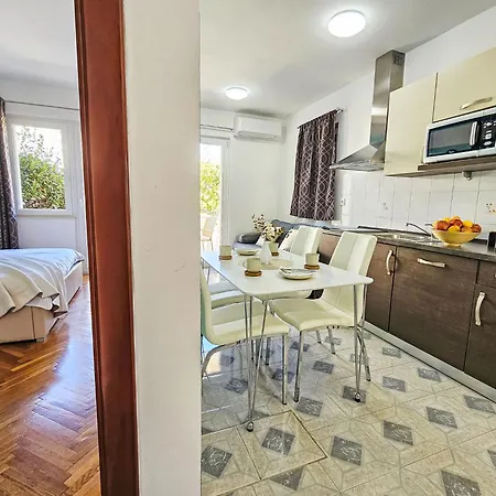 Aquanur-2 By Interhome *