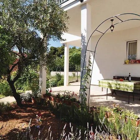 Aquanur-2 By Interhome Daire